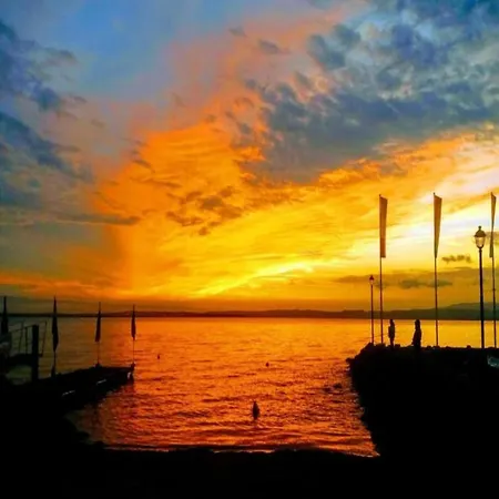 Charming In With Swimming Pool Сasa de vacaciones Lazise