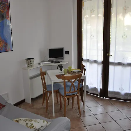 Сasa de vacaciones Charming In With Swimming Pool