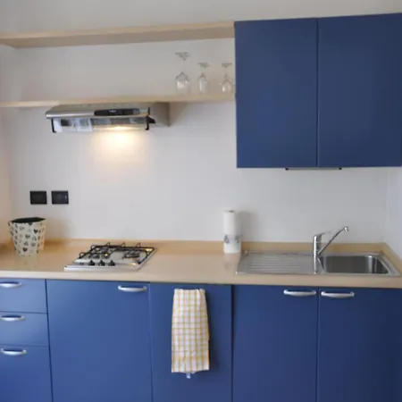 Сasa de vacaciones Charming In With Swimming Pool Lazise